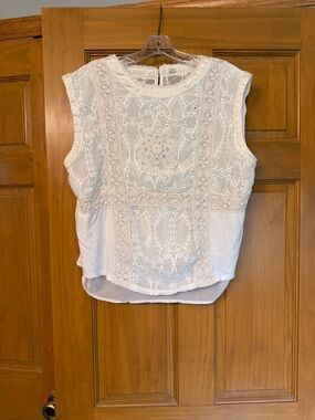 Anthropologie brand Tiny Women’s White Lace-Front Sleeveless top